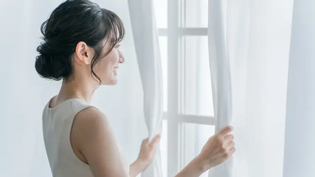 "朝のスキンケアの正しい順番とは？夜との違いや肌を守るポイントを徹底解説/